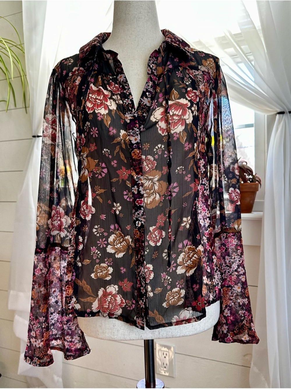 Koko + Mason Floral Metallic Button Front Ruffle Detail Blouse. NWT! 
Size: S